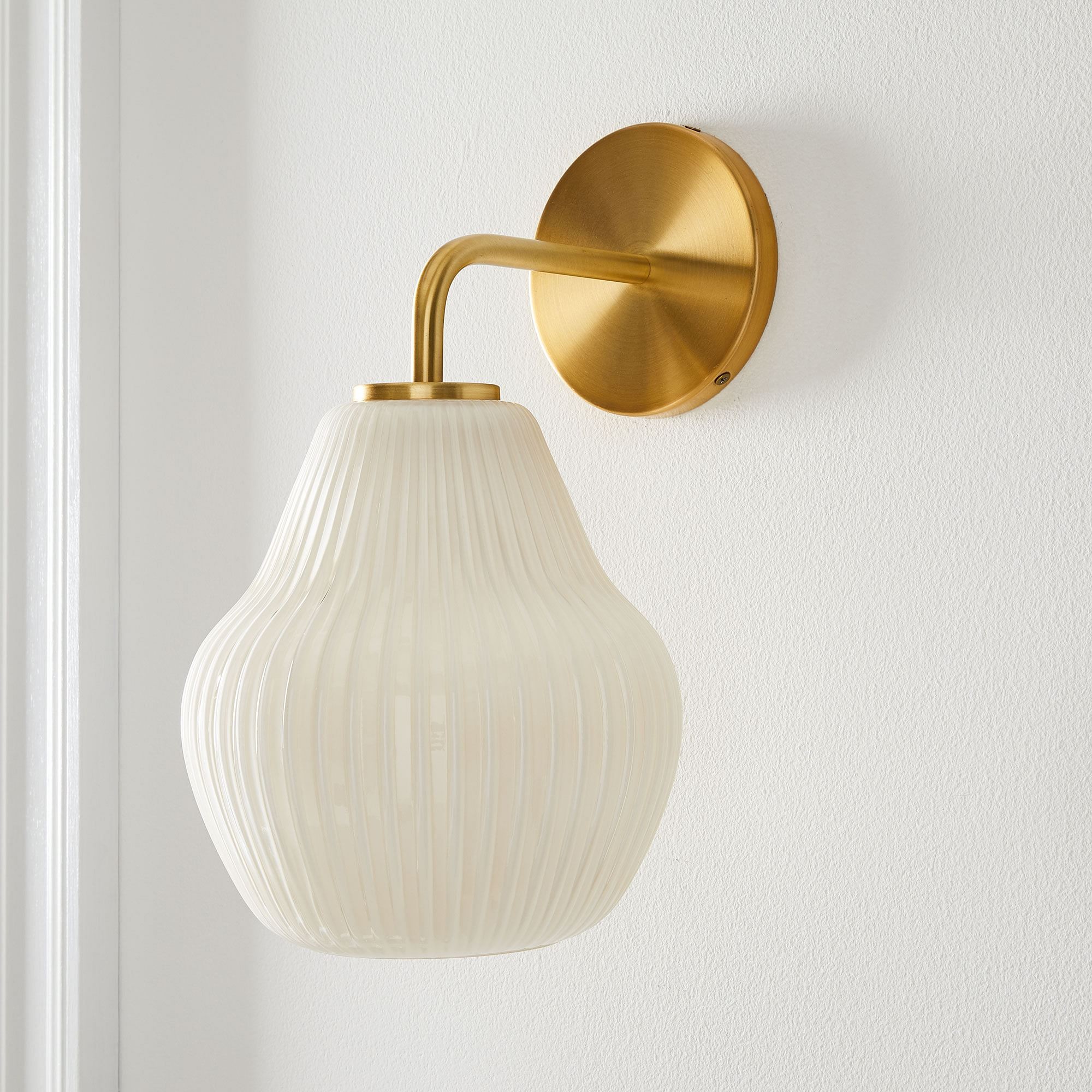 Rivrona Ribbed Glass Wall Sconce - Elegant Modern Lighting for Hallway & Bedroom K1387