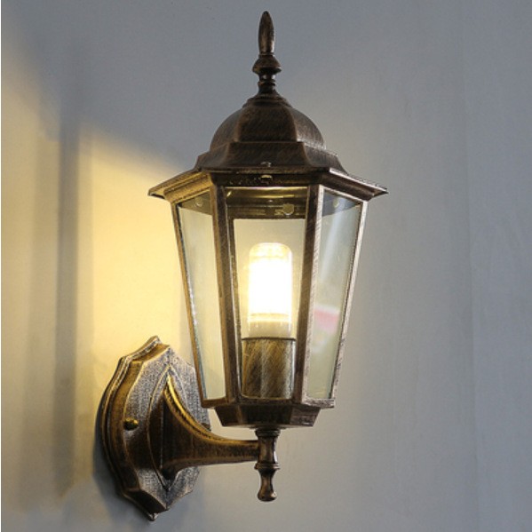 Vintage Outdoor Wall Lamp