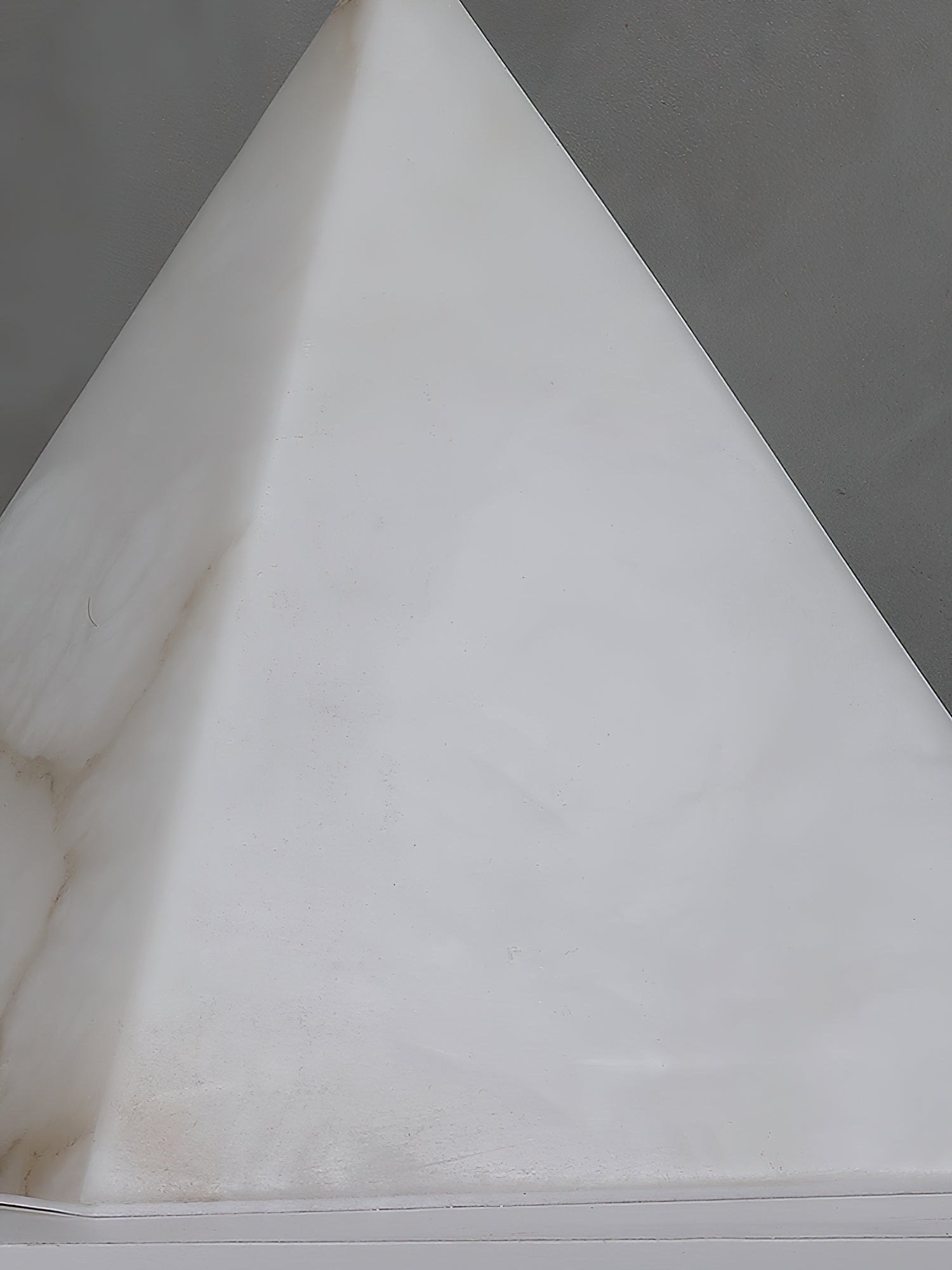 Alabaster Pyramid Table Lamp D428