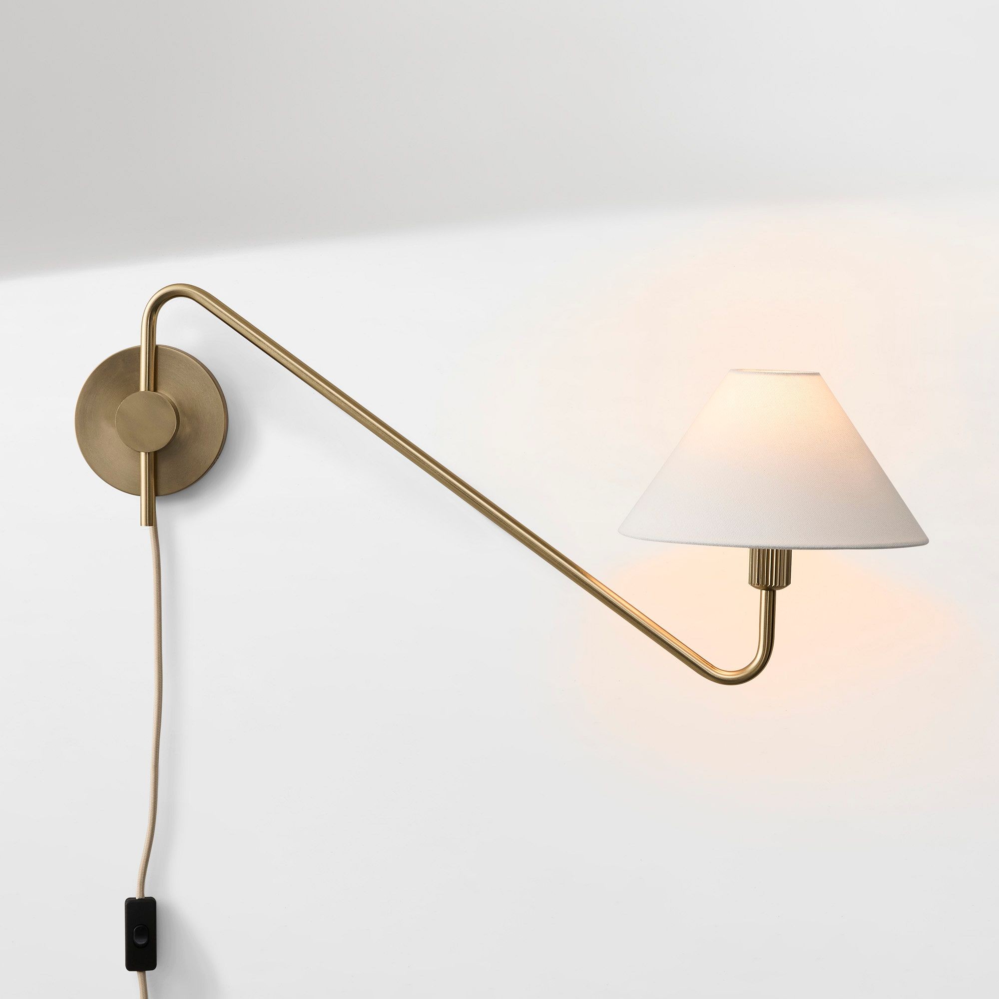 Diora Adjustable Arm Wall Sconce – Elegant Design with Fabric Shade for Ambient Spaces K1252