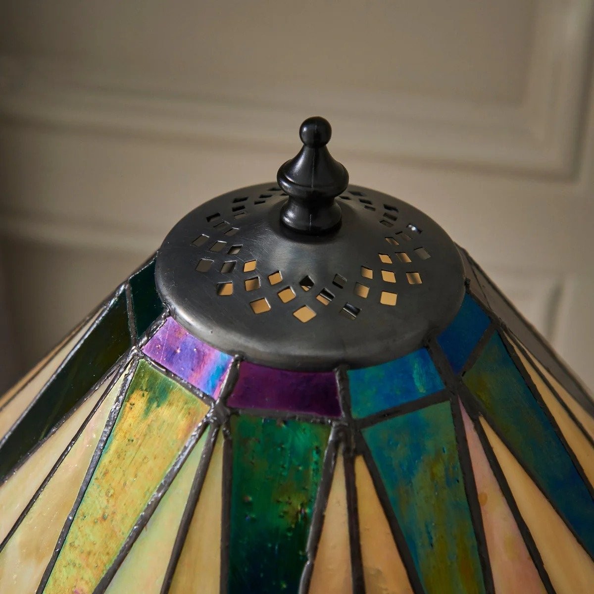 TF Dark Star Tiffany Style Geometric Shade Table Lamp for Bedroom and Accent Lighting K1943