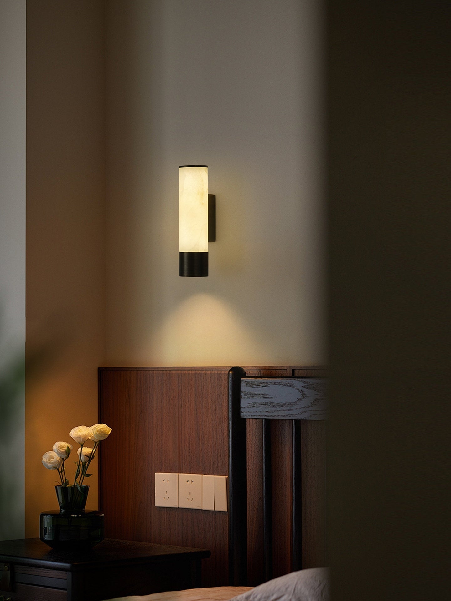 Elara Alabaster Wall Lamp D400