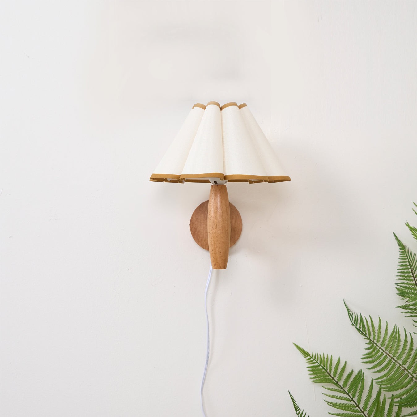 Vintage Fluted Plug In Wall Lamp K1093