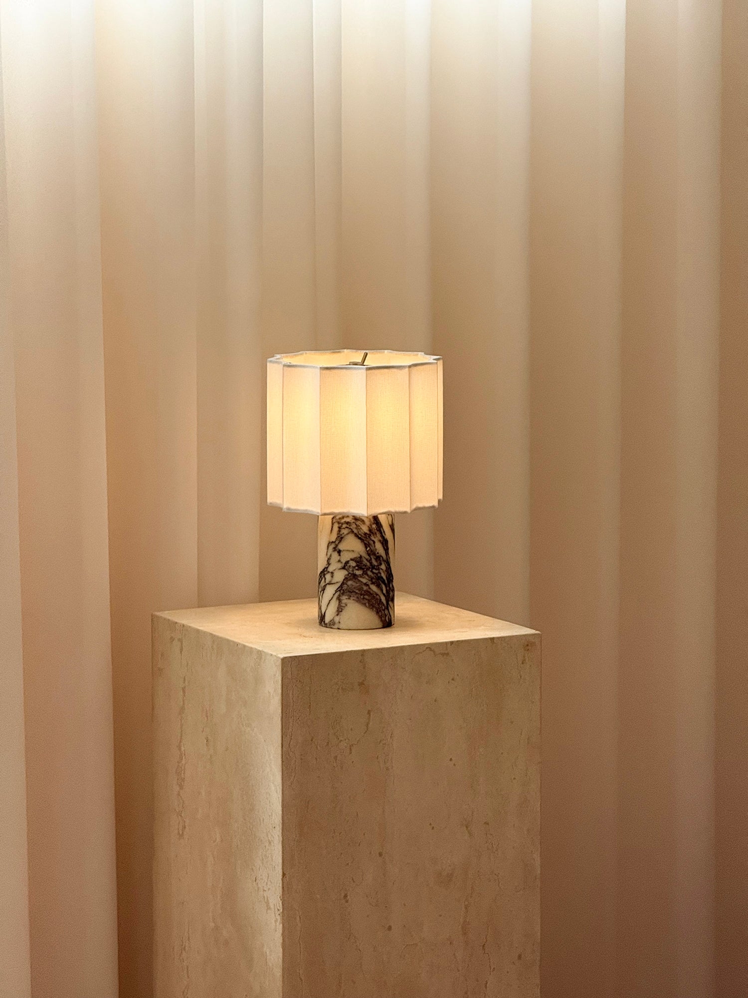 Valli Table Lamp (Built-in Battery) D668