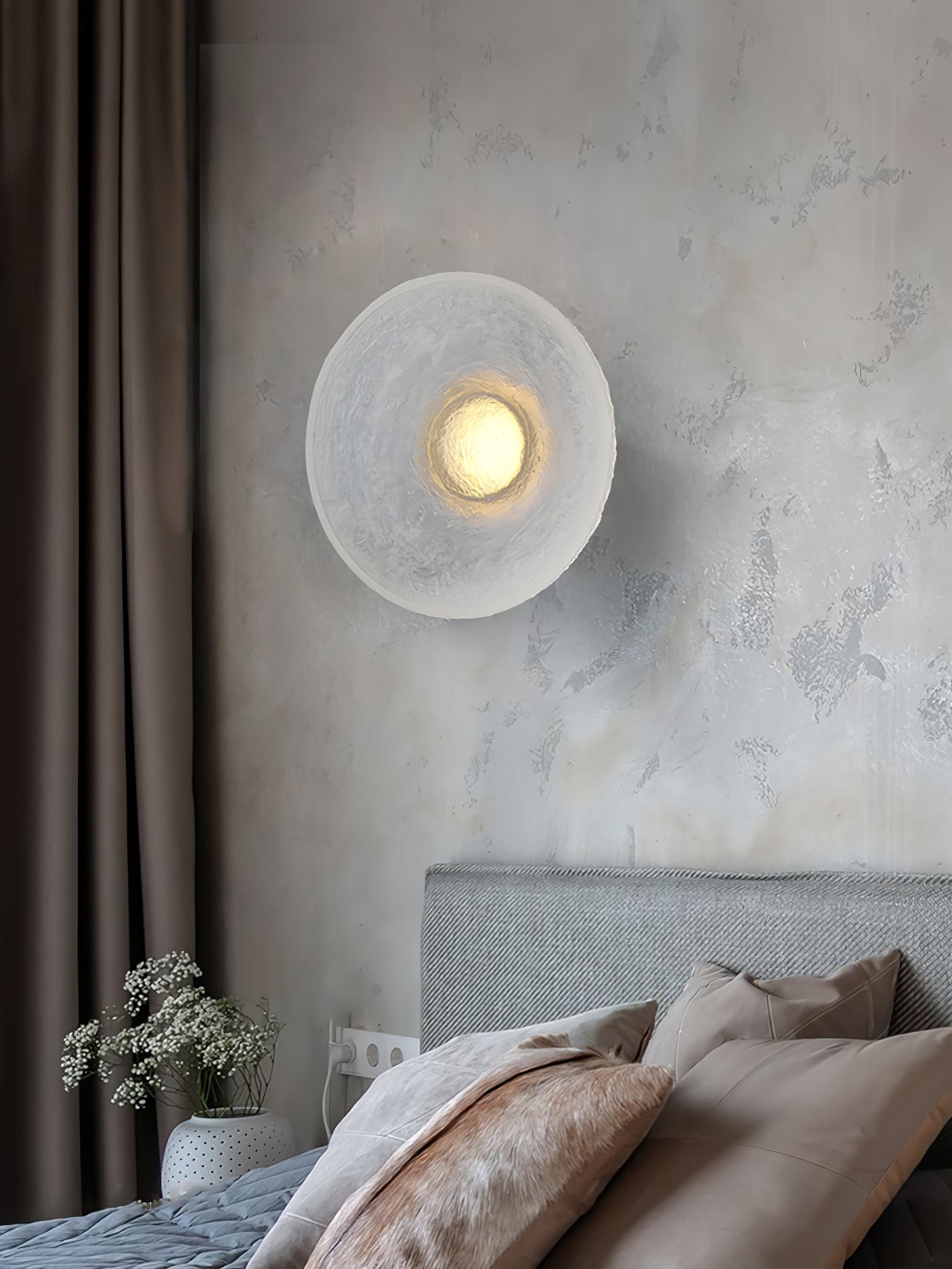 Eclipse Resin Wall Lamp K1013