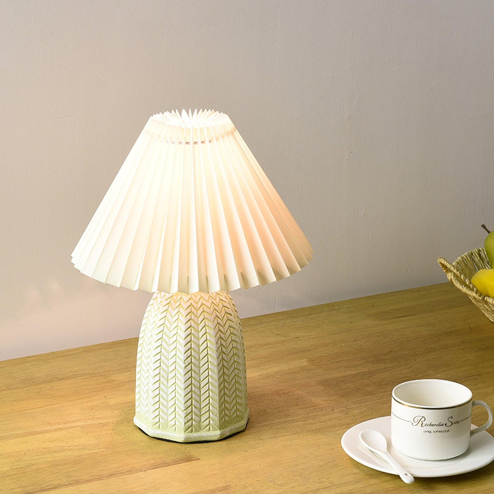 Vintage Pleated Table Lamp K756