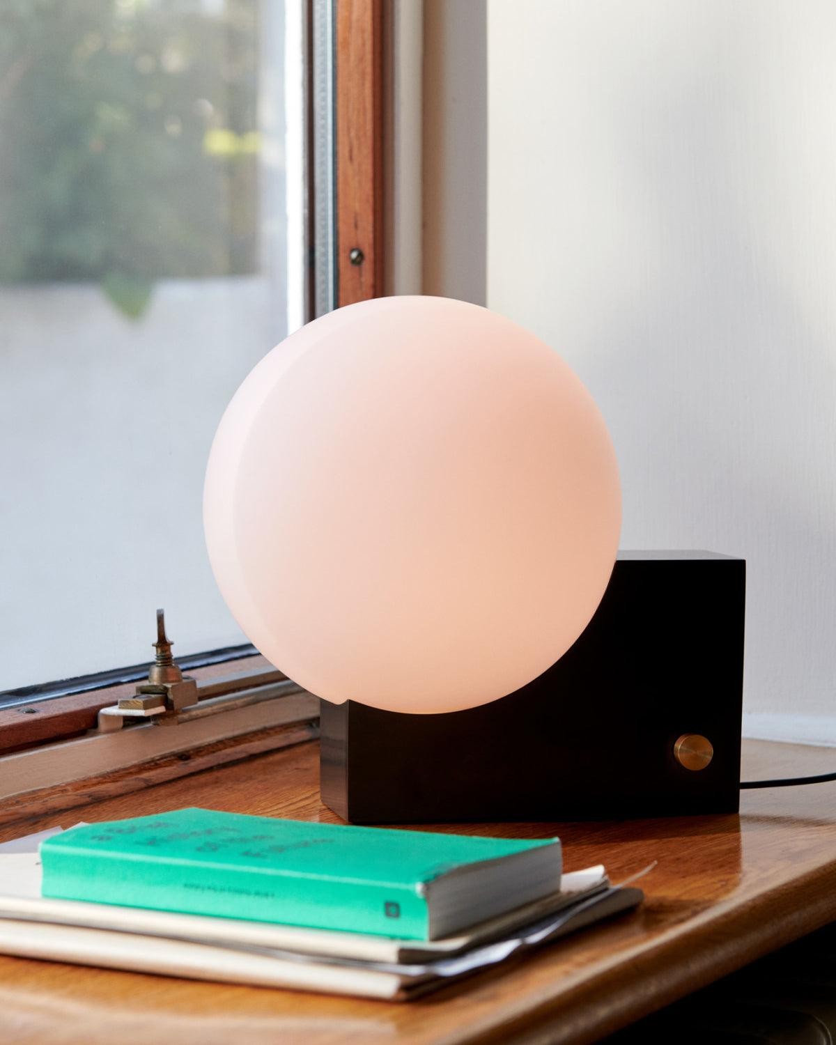 Geometric Lamp Base Glass Globe Table Lamp K399