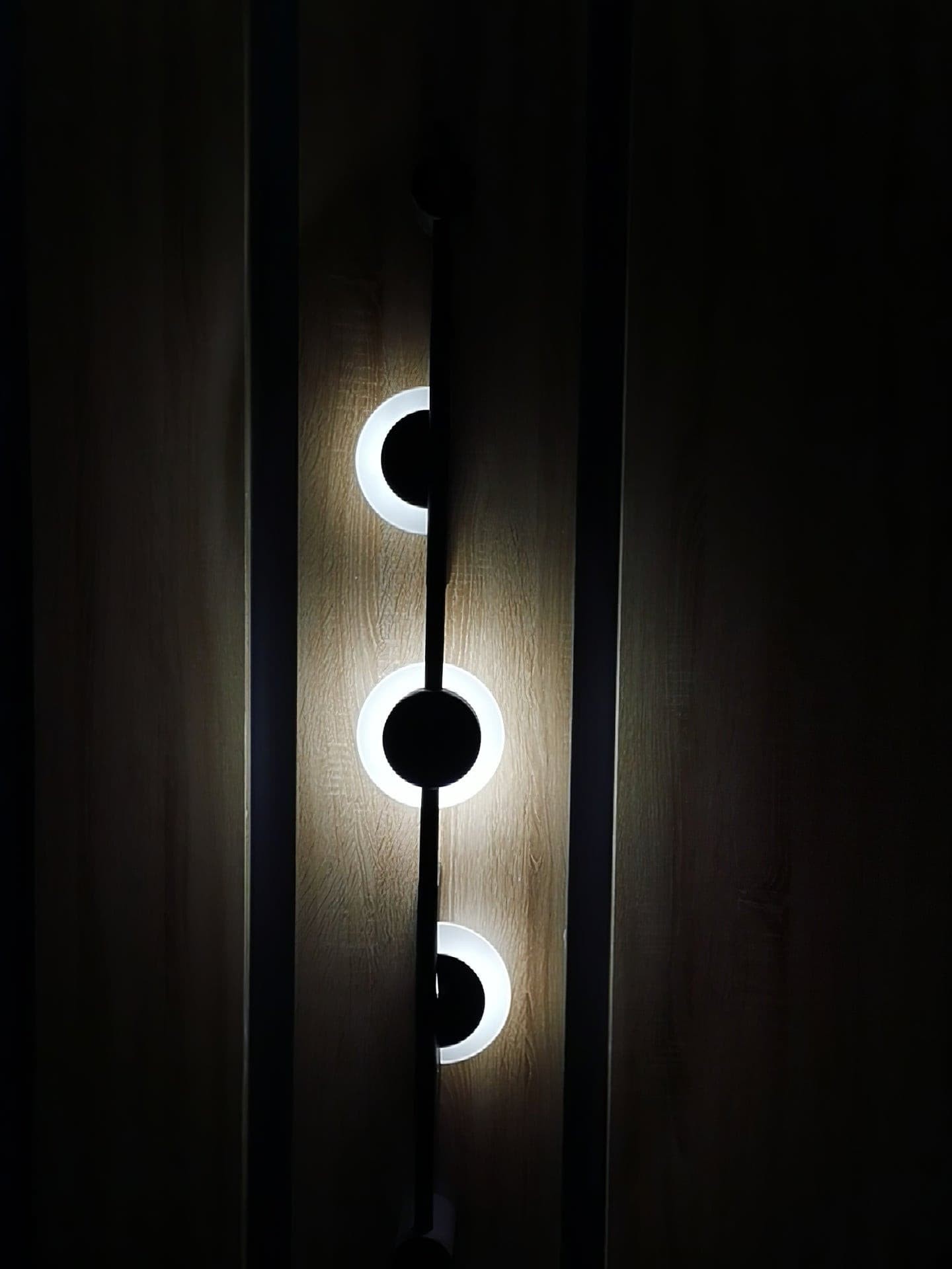 Black Slender Alabaster Wall Lamp K976