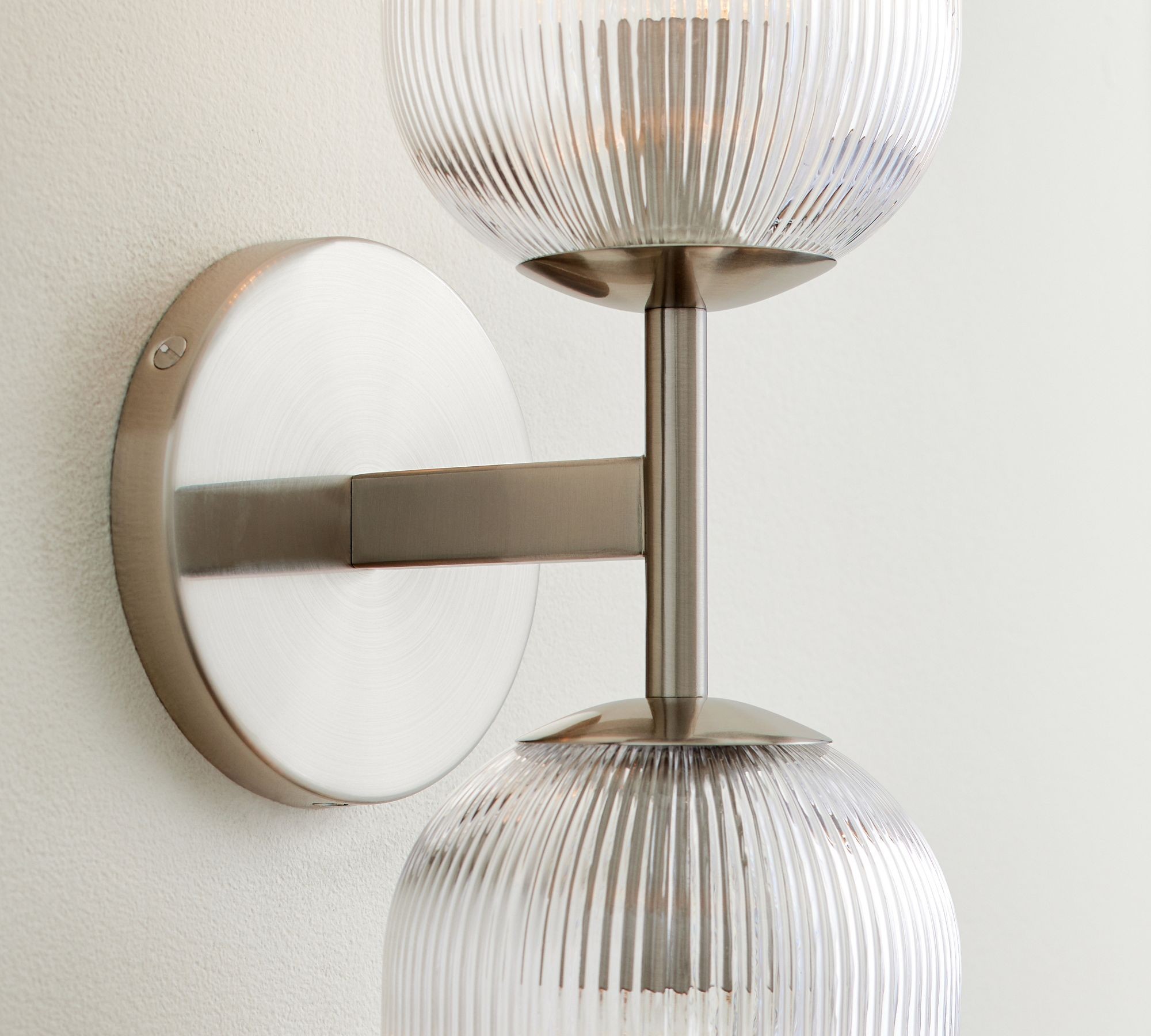 Bravira Ribbed Glass Wall Sconce - Wall Light for Living Room and Hallway K1326