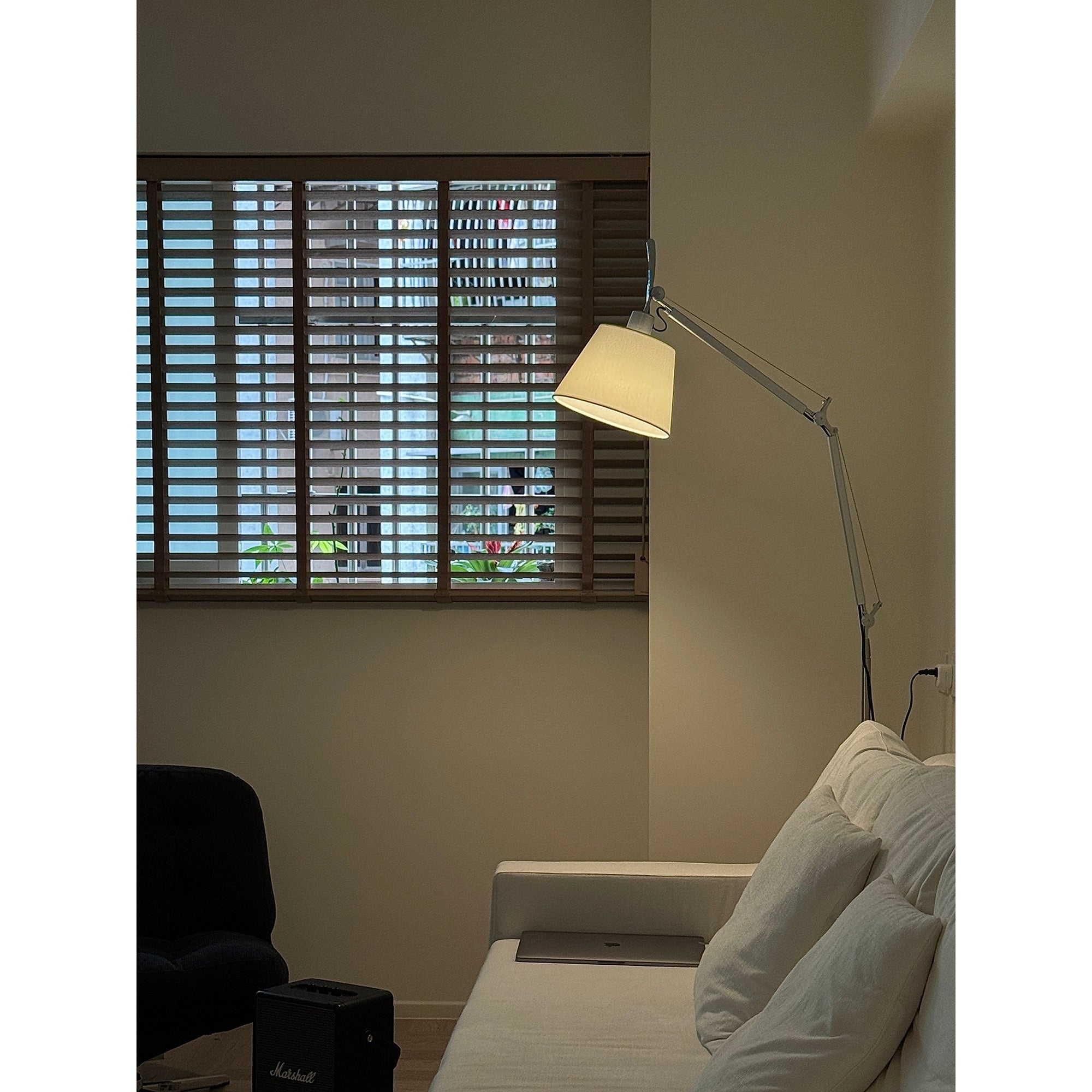 Velthea Floor Lamp D713