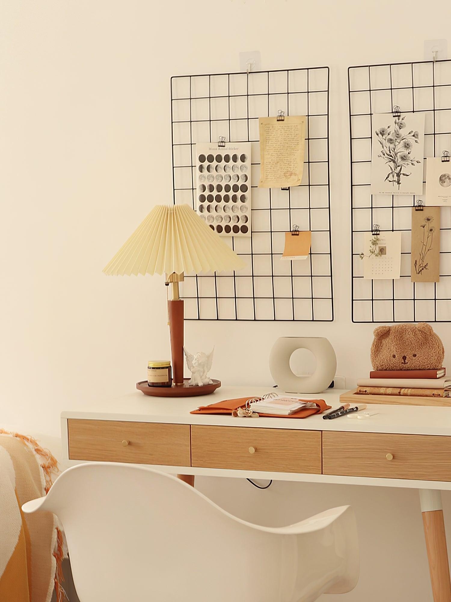 Nordic Retro Pleated Fabric Wooden Table Lamp For Bedroom K330