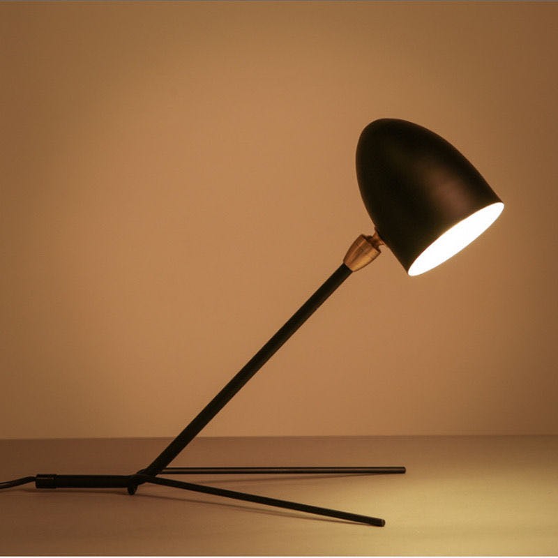 Compact Tripod Metal Table Lamp - Modern Nordic Lighting for for Office
