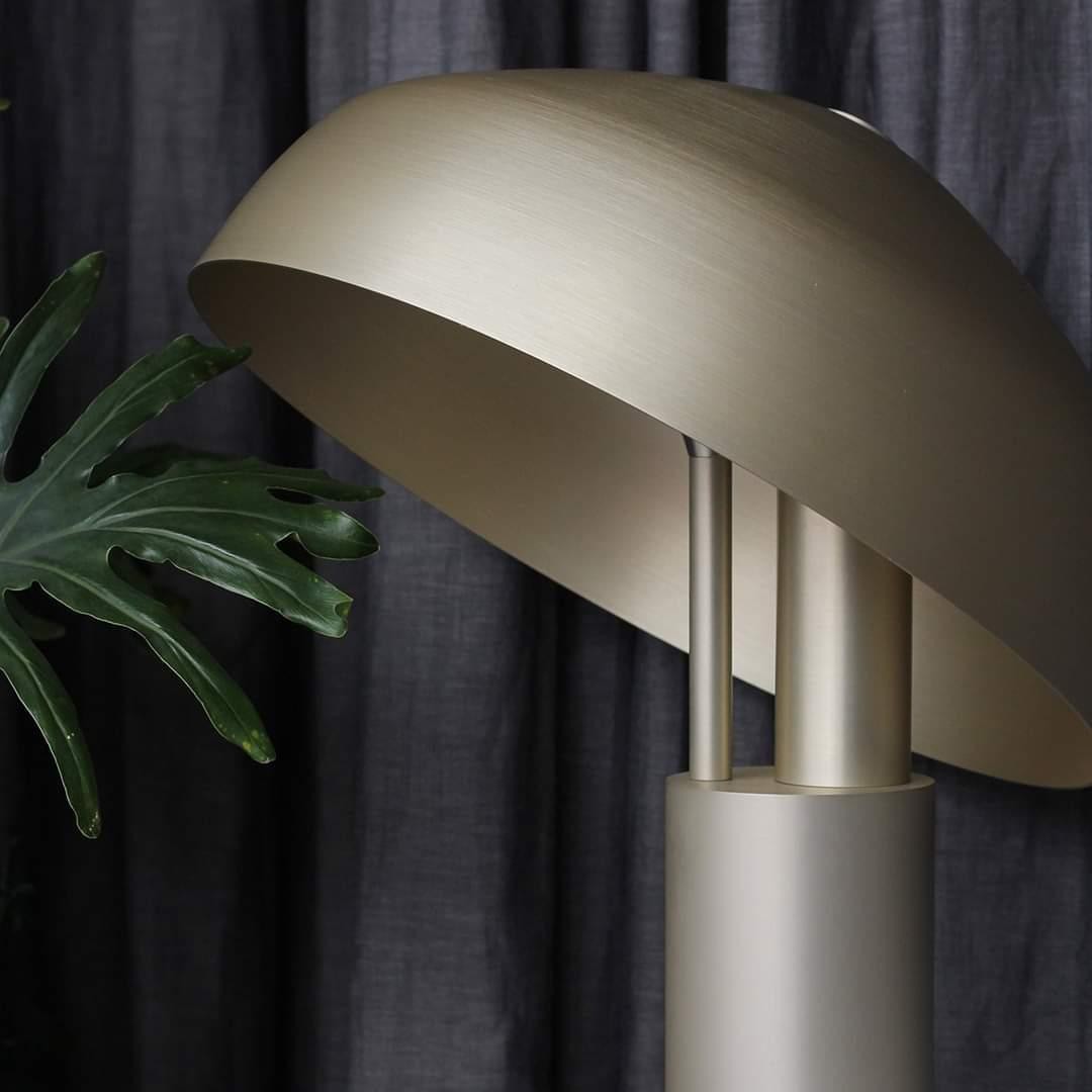 Modern Minimalist Design Crooked Head Table Lamp K559
