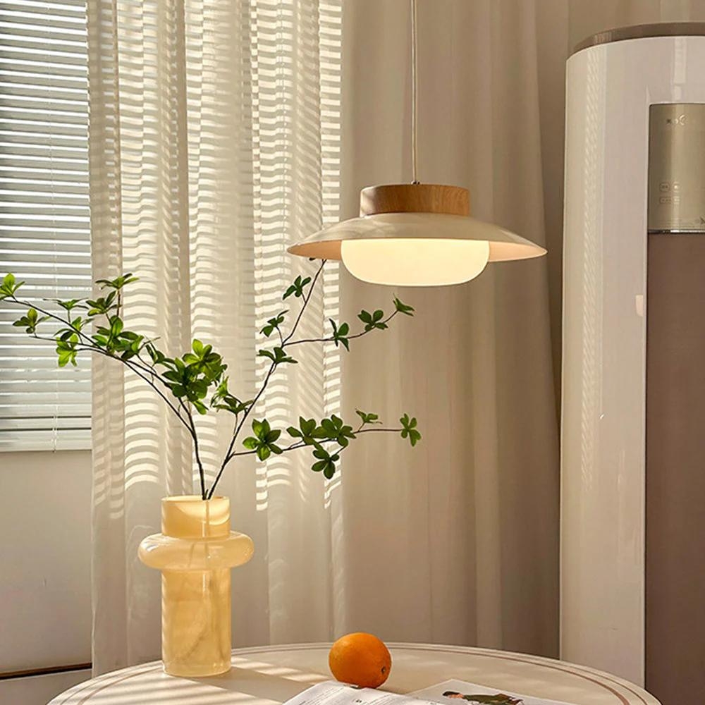 The Creamy Light D858