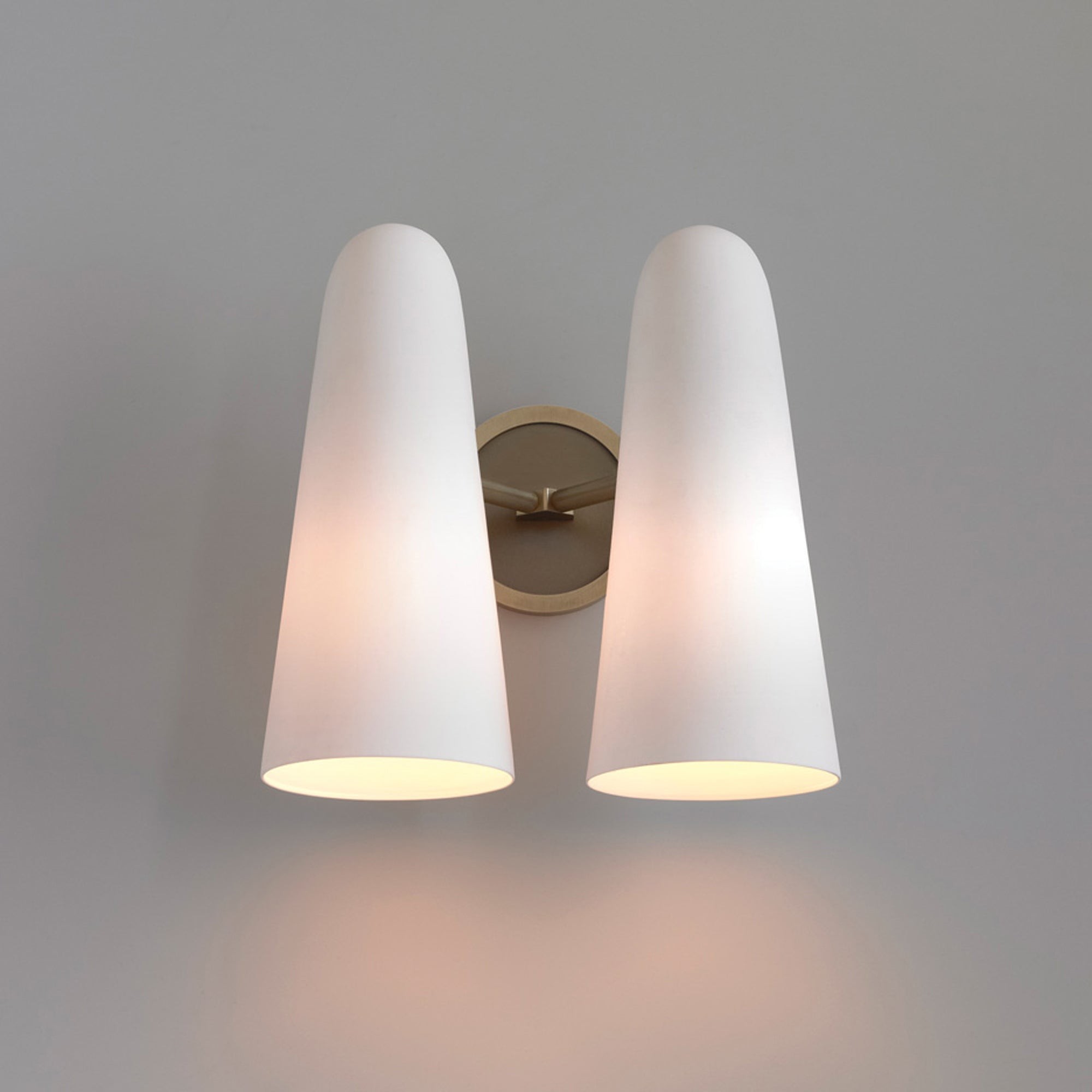 Nordic Simple Light Luxury Brass Wall Lamp K526