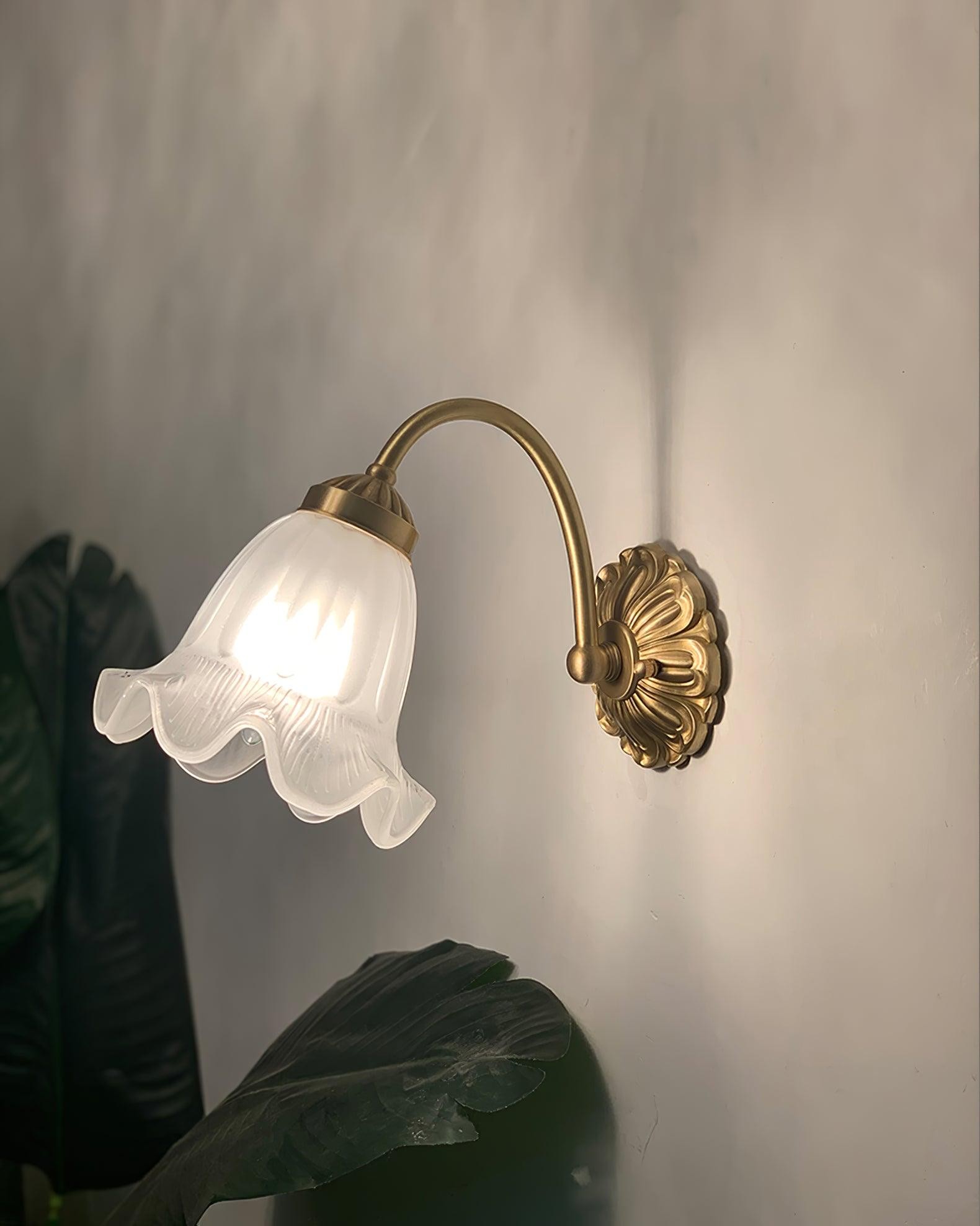 Nordic Modern Retro Elegant Flower Brass Glass Wall Lamp K276