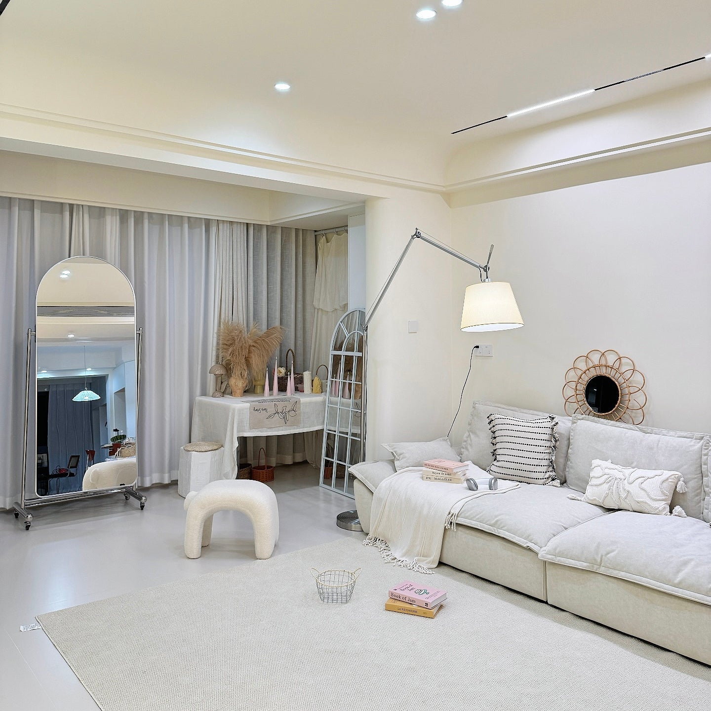 Velthea Floor Lamp D713