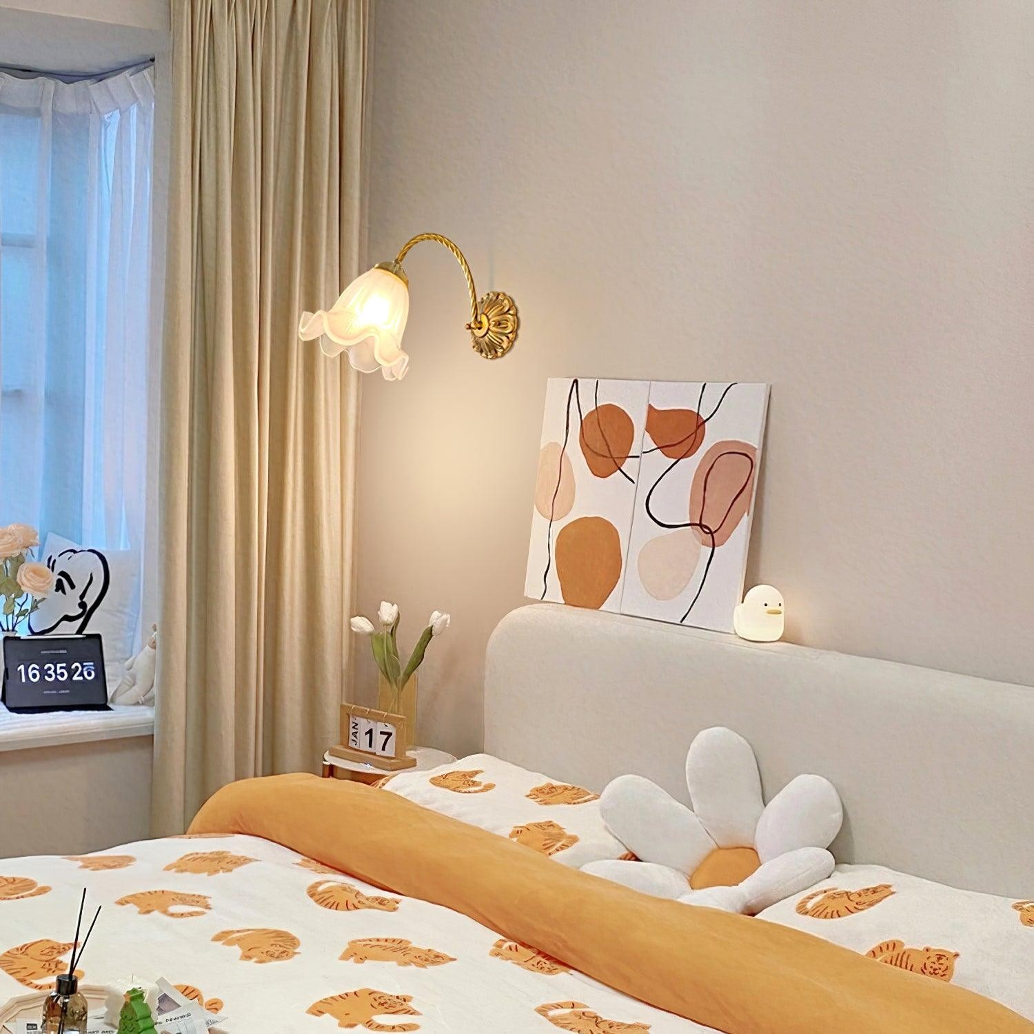 Nordic Modern Retro Elegant Flower Brass Glass Wall Lamp K276