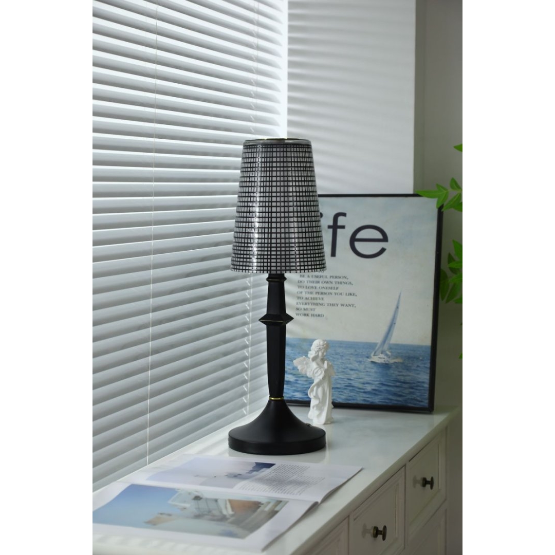 Devon Black Table Lamp (Built-in Battery) D709