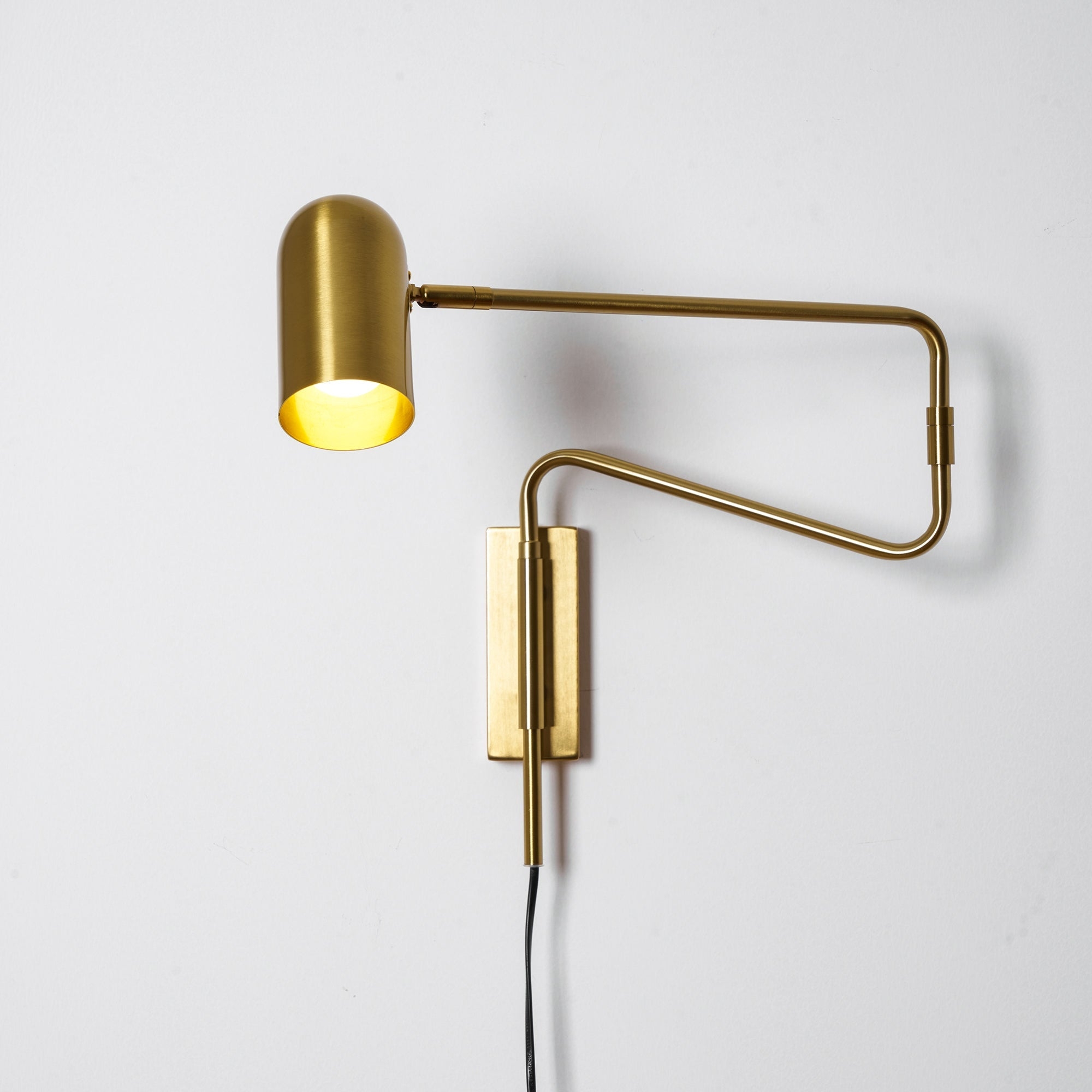 Adjustable Arm Plug In Wall Lamp D371