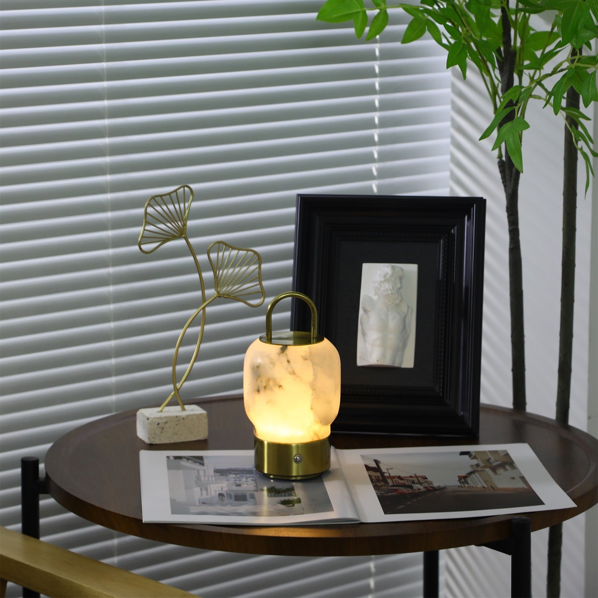 Alabaster Portable Rechargeable Table Lamp D397