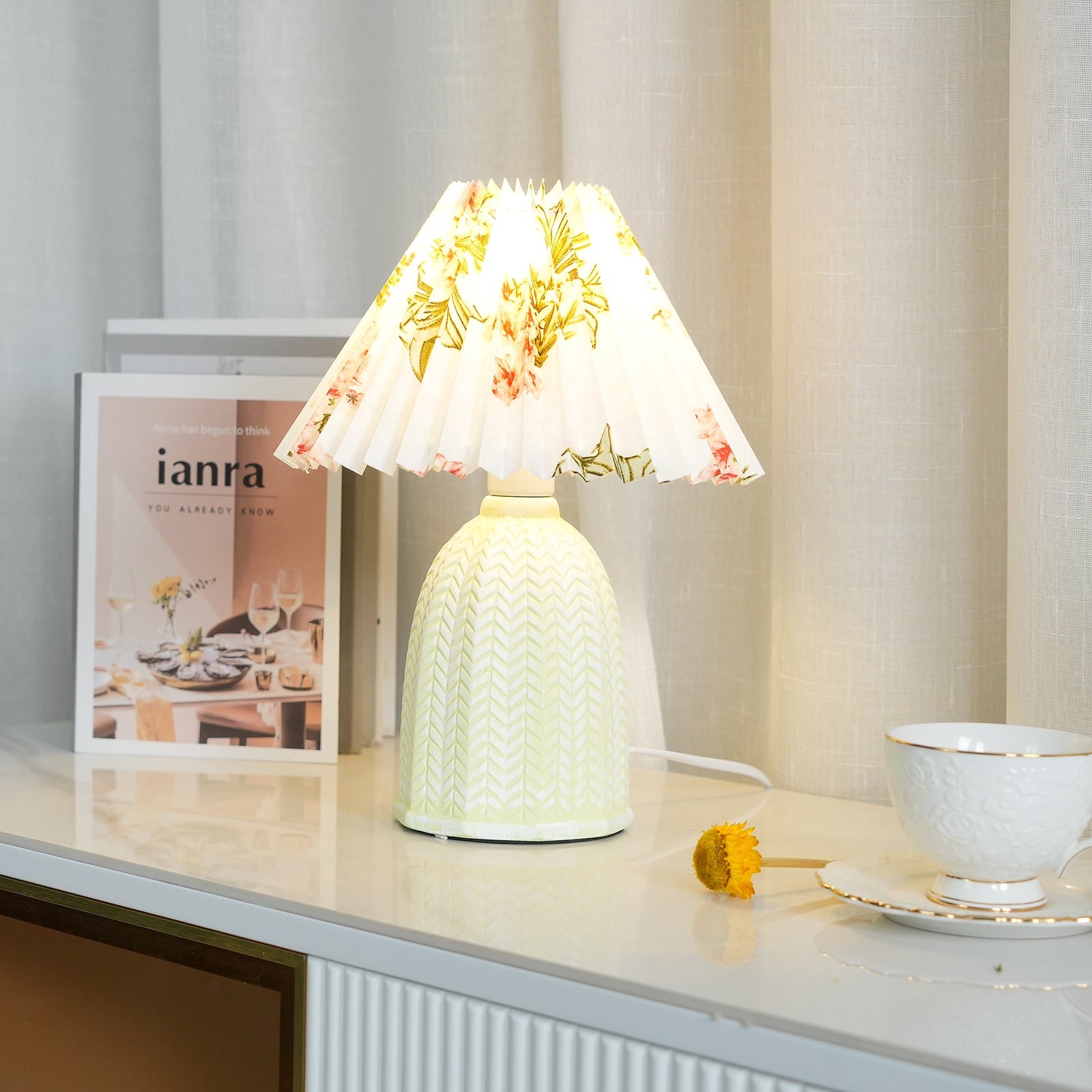 Vintage Pleated Table Lamp K756