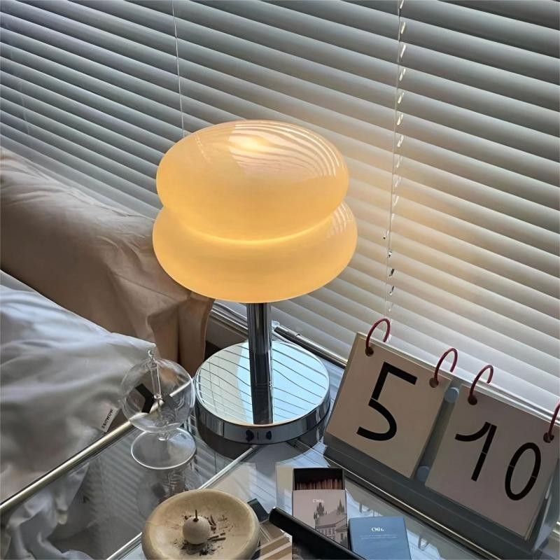 Bauhaus Wire Switch Stained Glass Table Lamp K48