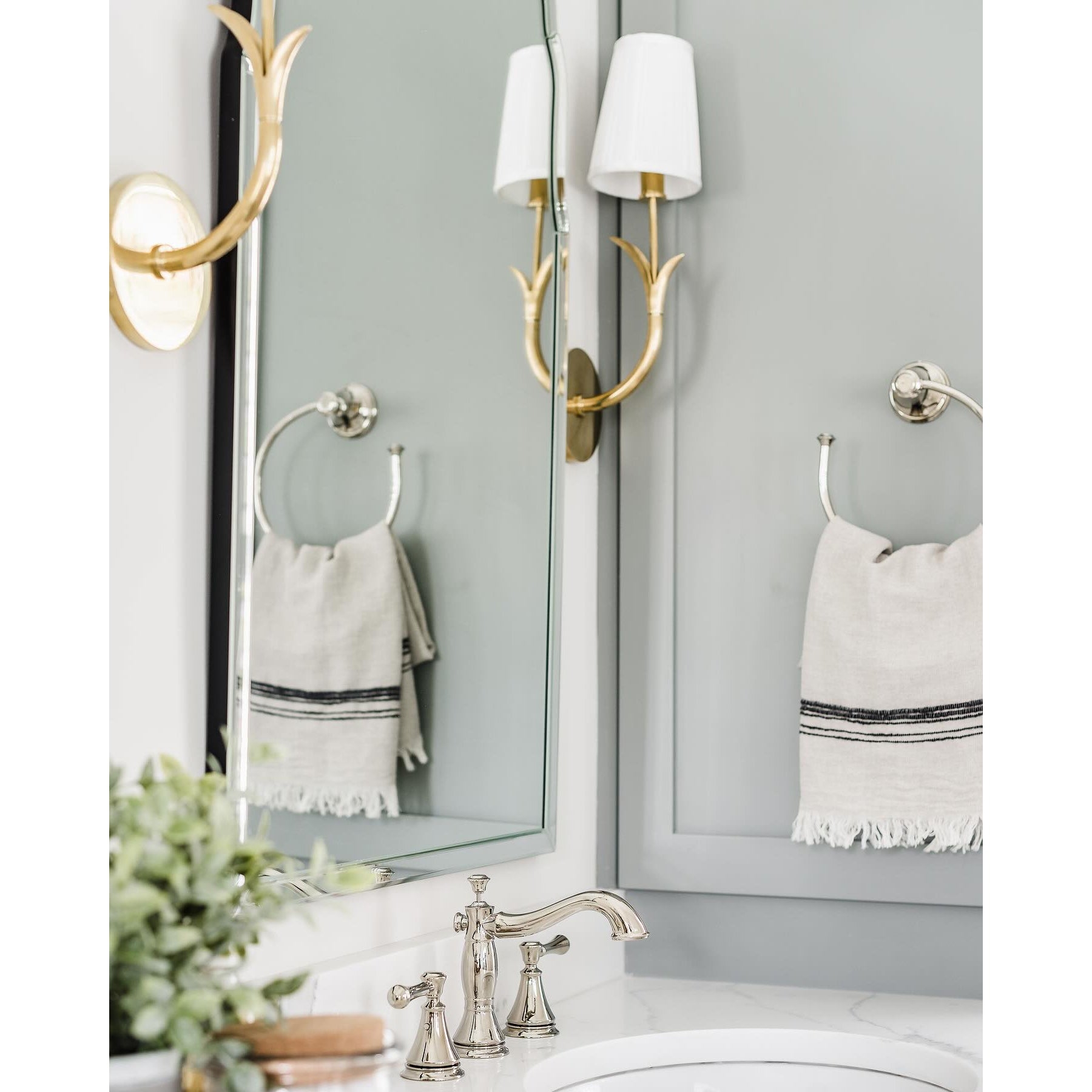 Deering Wall Lamp D596
