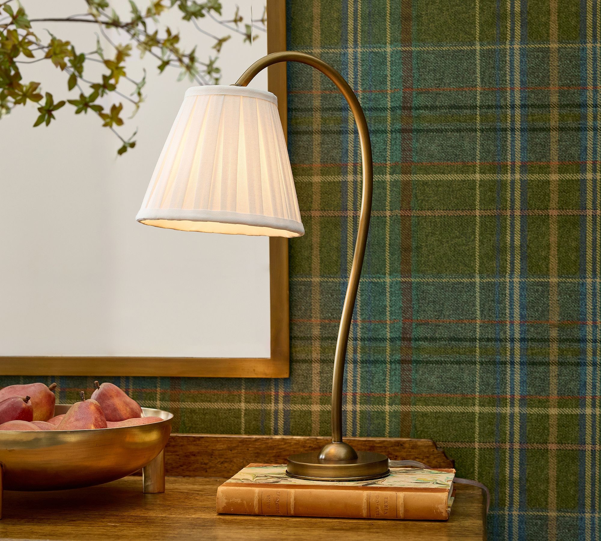 Luvora Pleated Table Lamp – Classic Design for Home & Office Spaces K1307