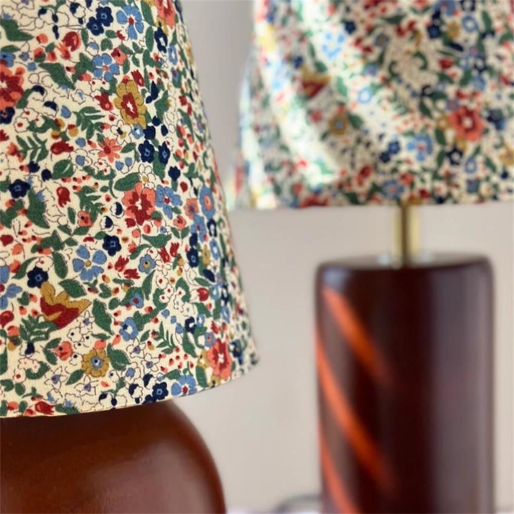 French Fabric Floral Wood Small Table Lamp For Bedroom K810