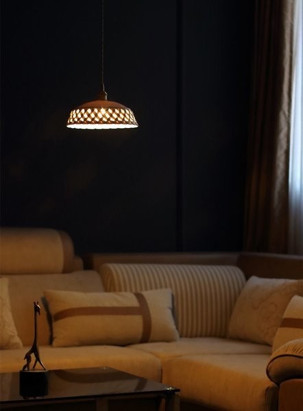 Openwork ceramic lamp