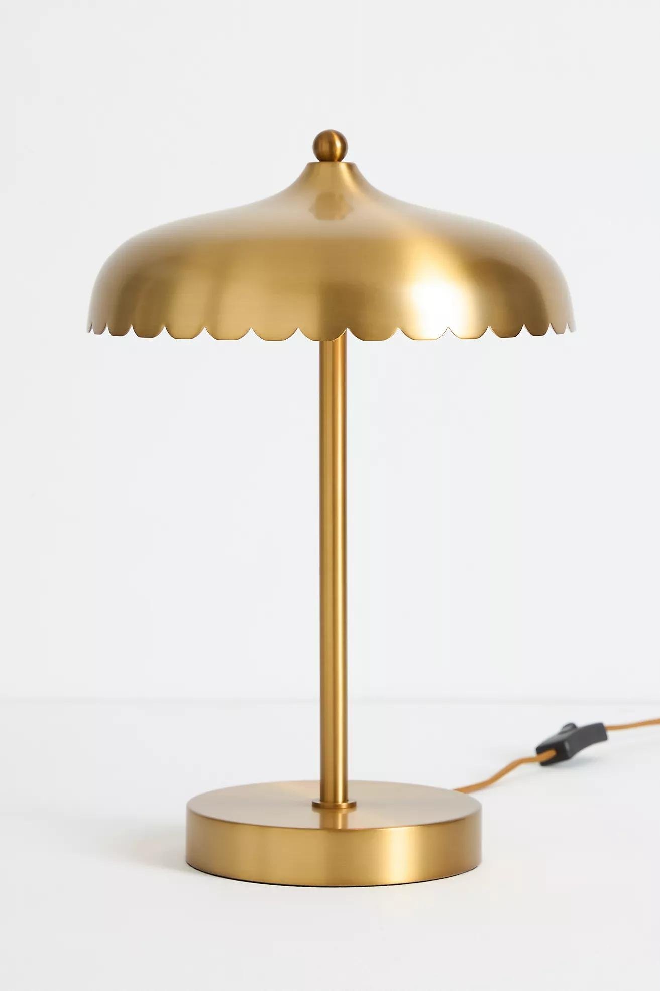 Rayla Scallop Metal Glass Task Lamp – Elegant Retro Table Lamp for Study K1425