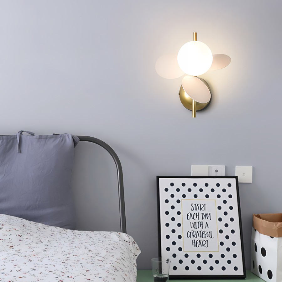 Creative Coloful Leaf Glass Globe Wall Light K174