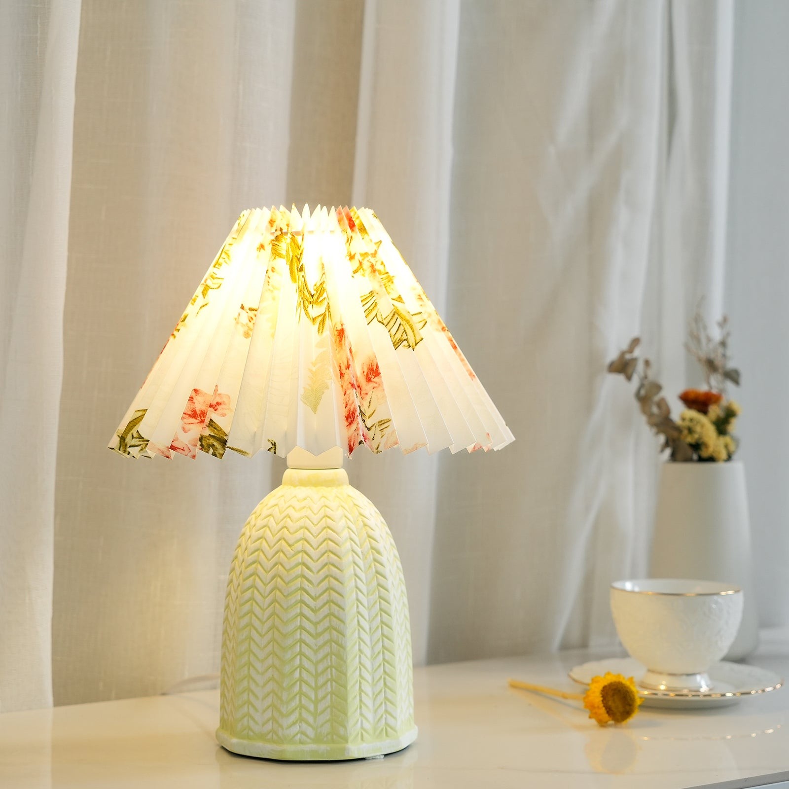 Vintage Pleated Table Lamp K756
