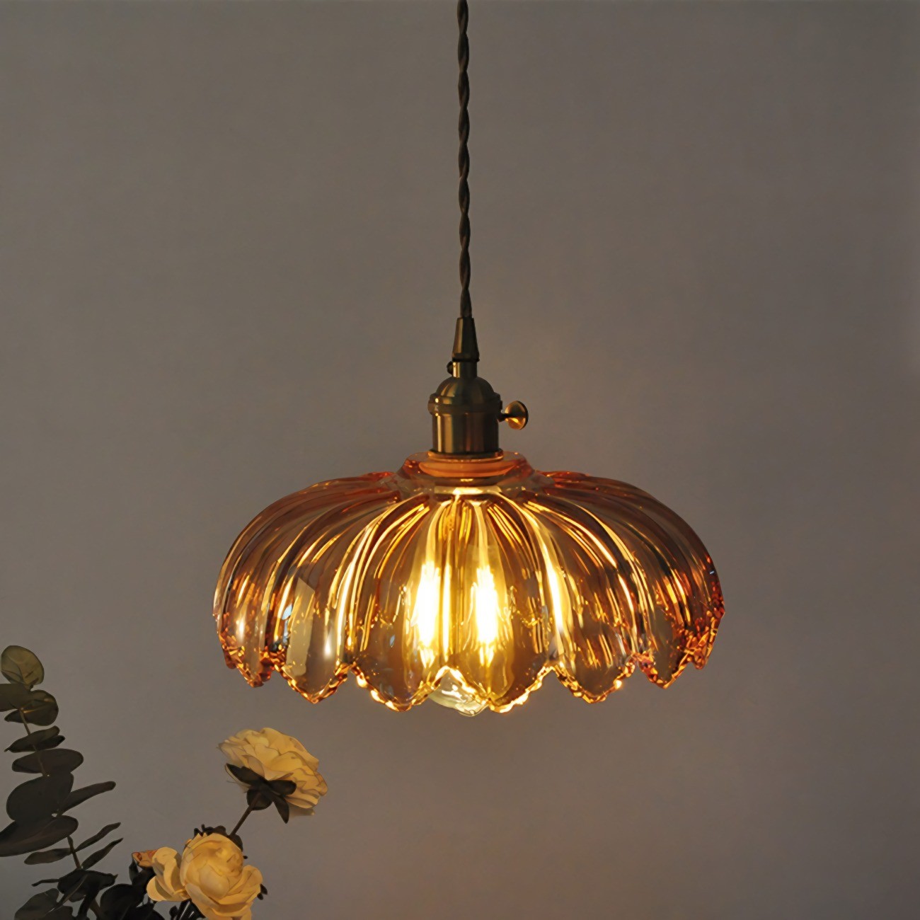 Antique Petal Brass Glass Pendant Light K68