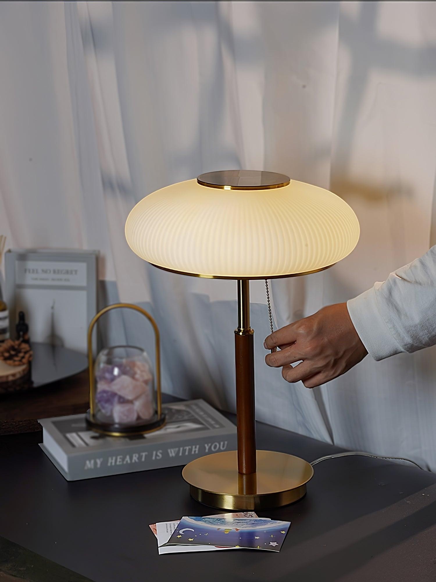 White Beautiful Luxury Fashion Metal Table Lamp K496