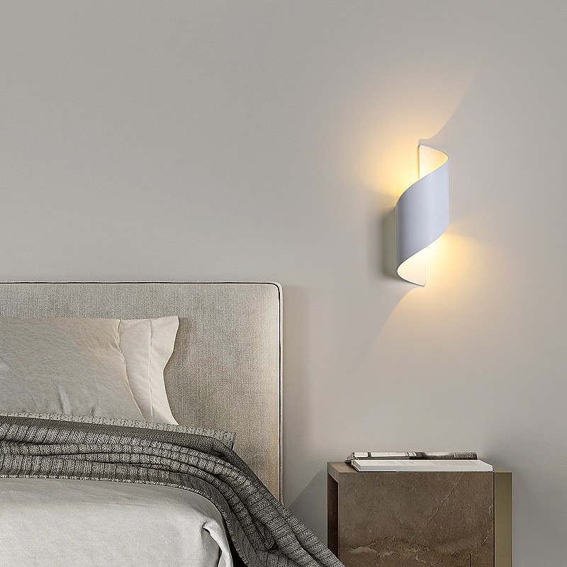 Modern Curl Twisted LED Wall Light K517