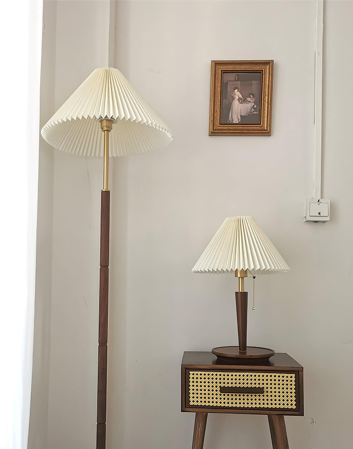 Nordic Retro Pleated Fabric Wooden Table Lamp For Bedroom K330