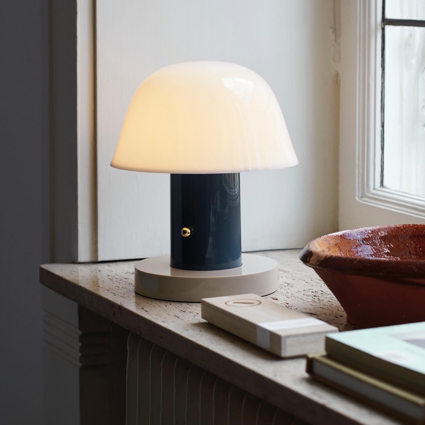 Minimalist Mushroom Cordless Table Lamp K533