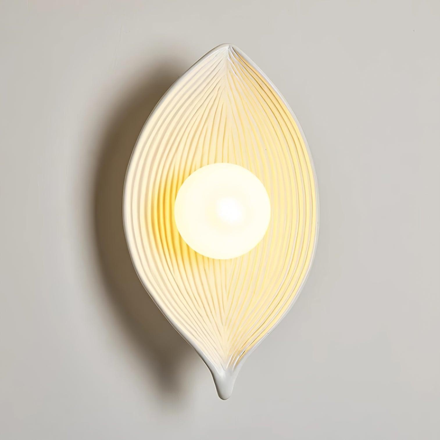 Contemporary Nordic Leaf Resin Wall Light K448
