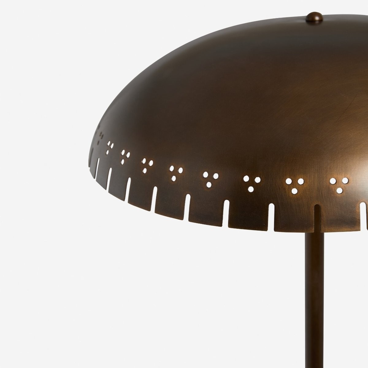 Lustrona Metal Standing Floor Lamp - Modern Half-Dome Shade Accent Light for Home Styling K1621