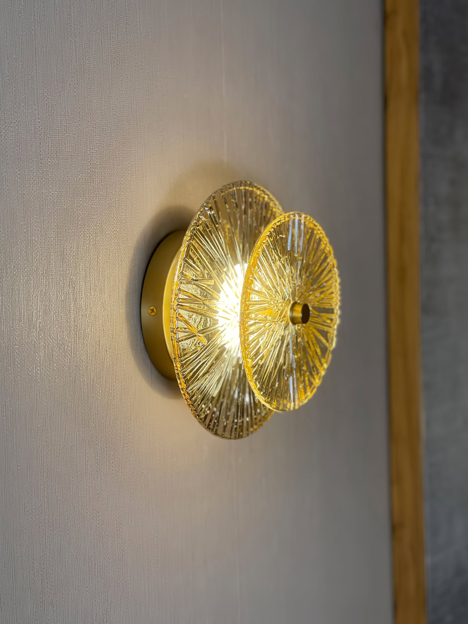 Modern Creative Round Crystal Wall Lamp K648