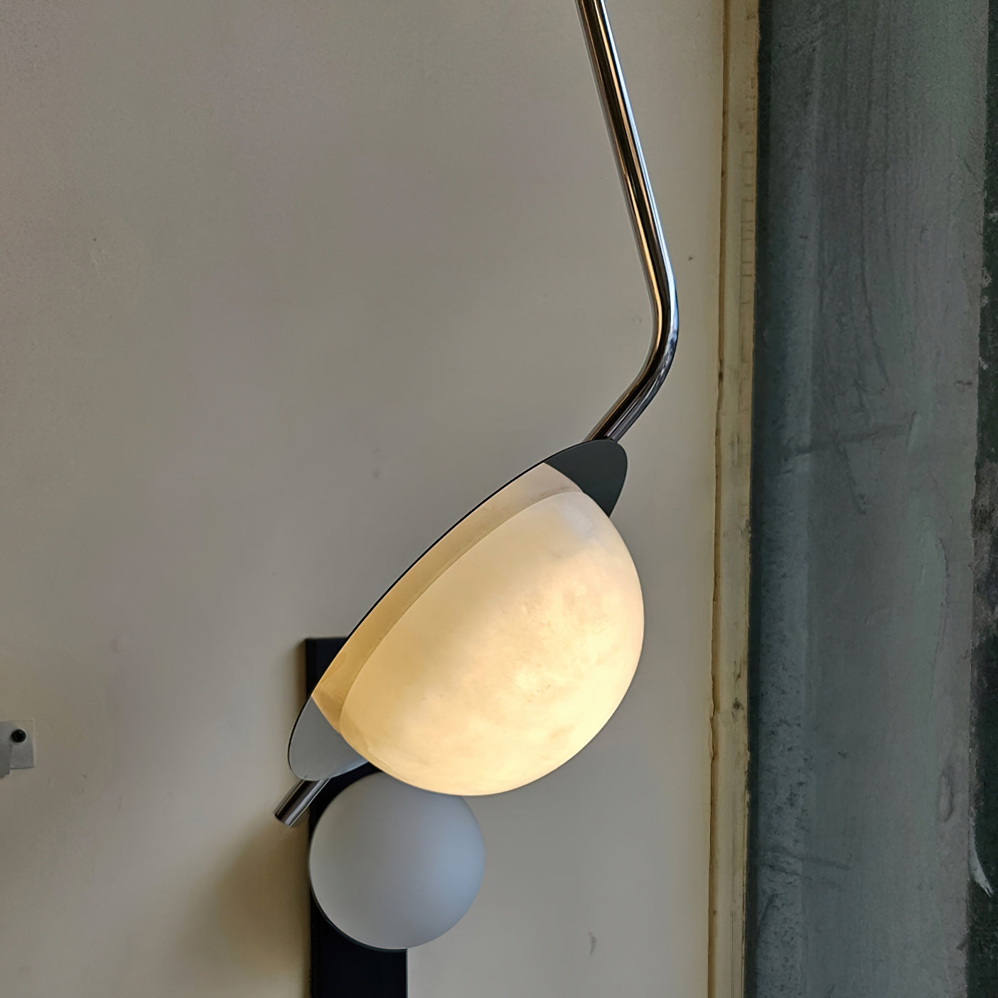 Chic Luminance Alabaster Pendant Light D438