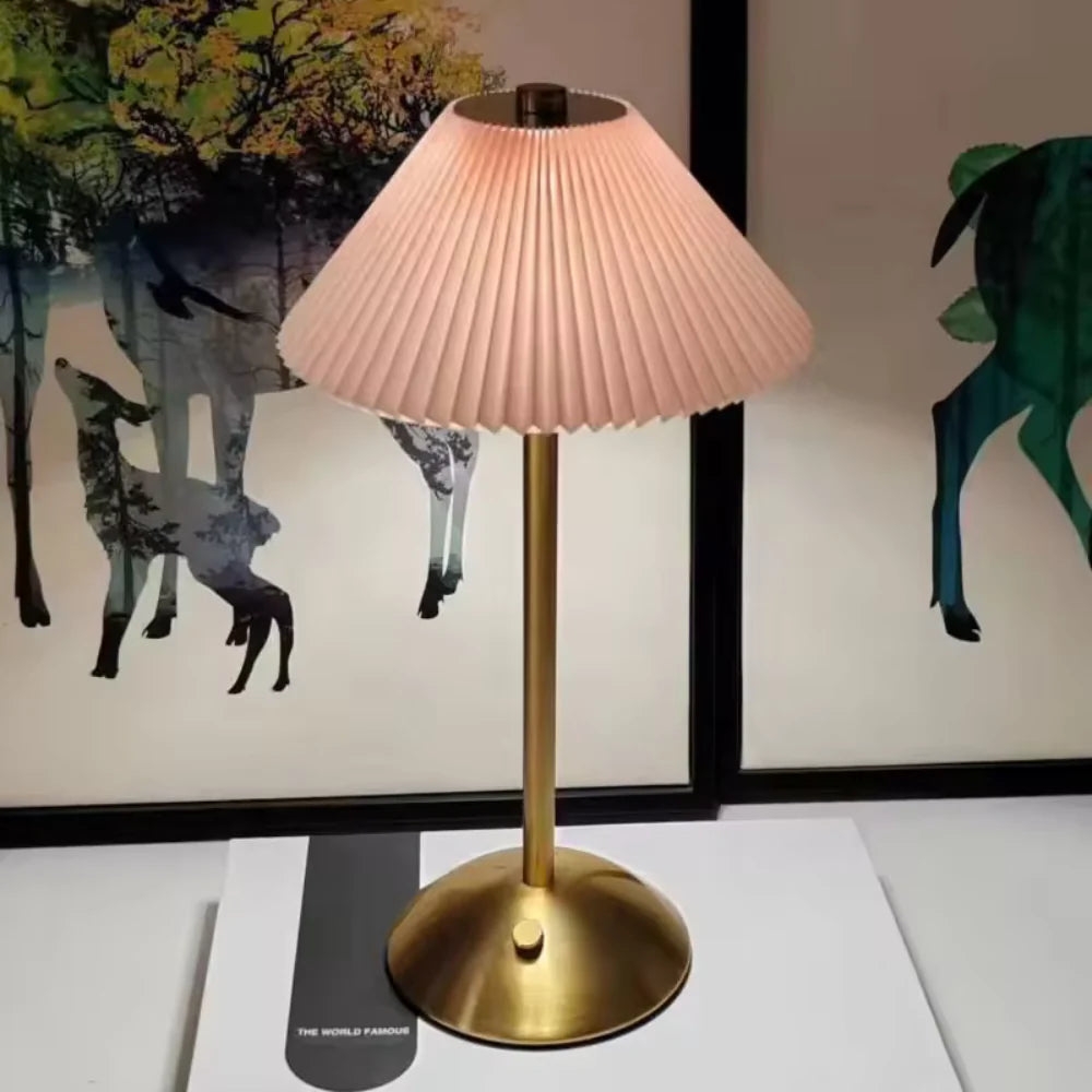 The Freedom Radiance Wireless Table Lamp D845