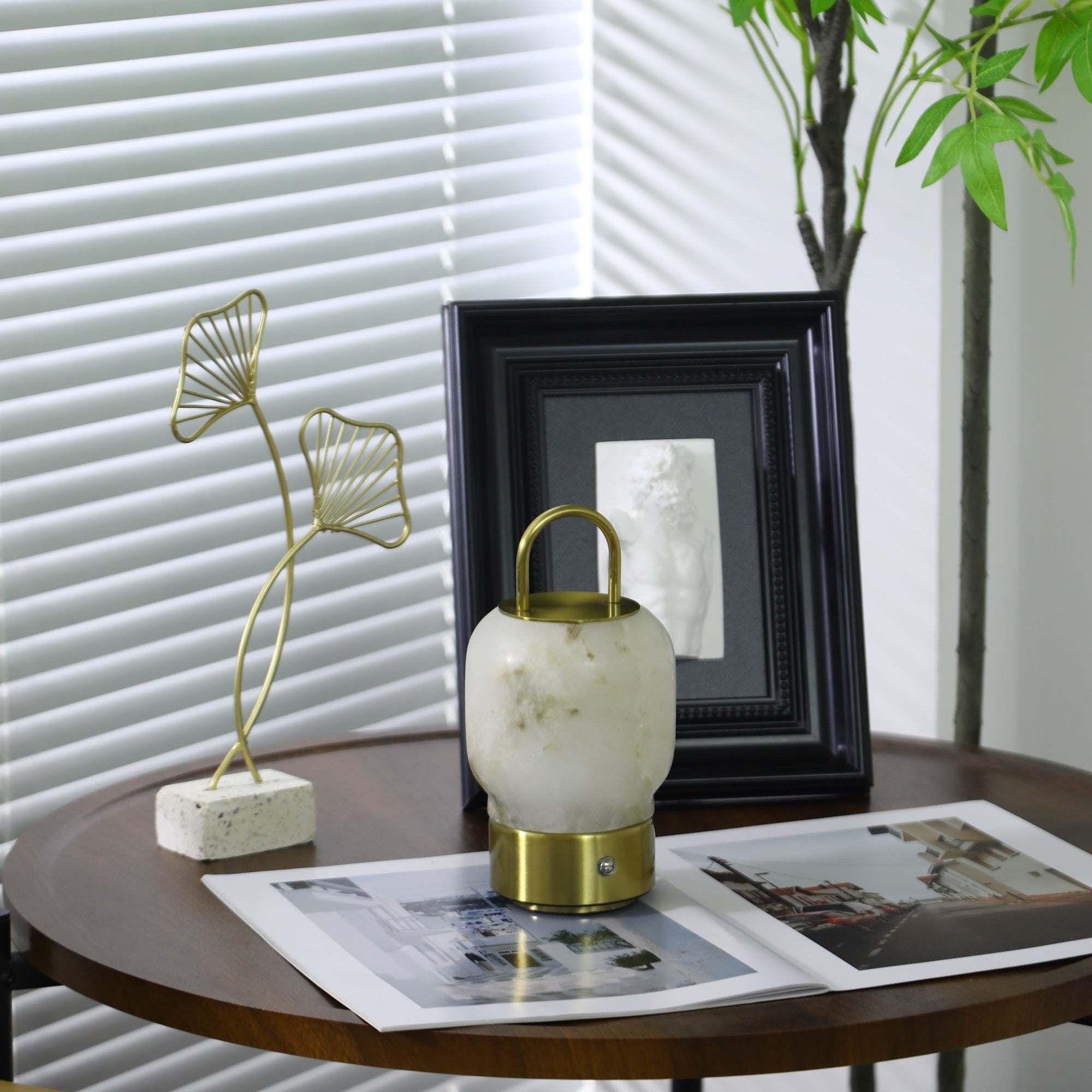 Alabaster Portable Rechargeable Table Lamp D397
