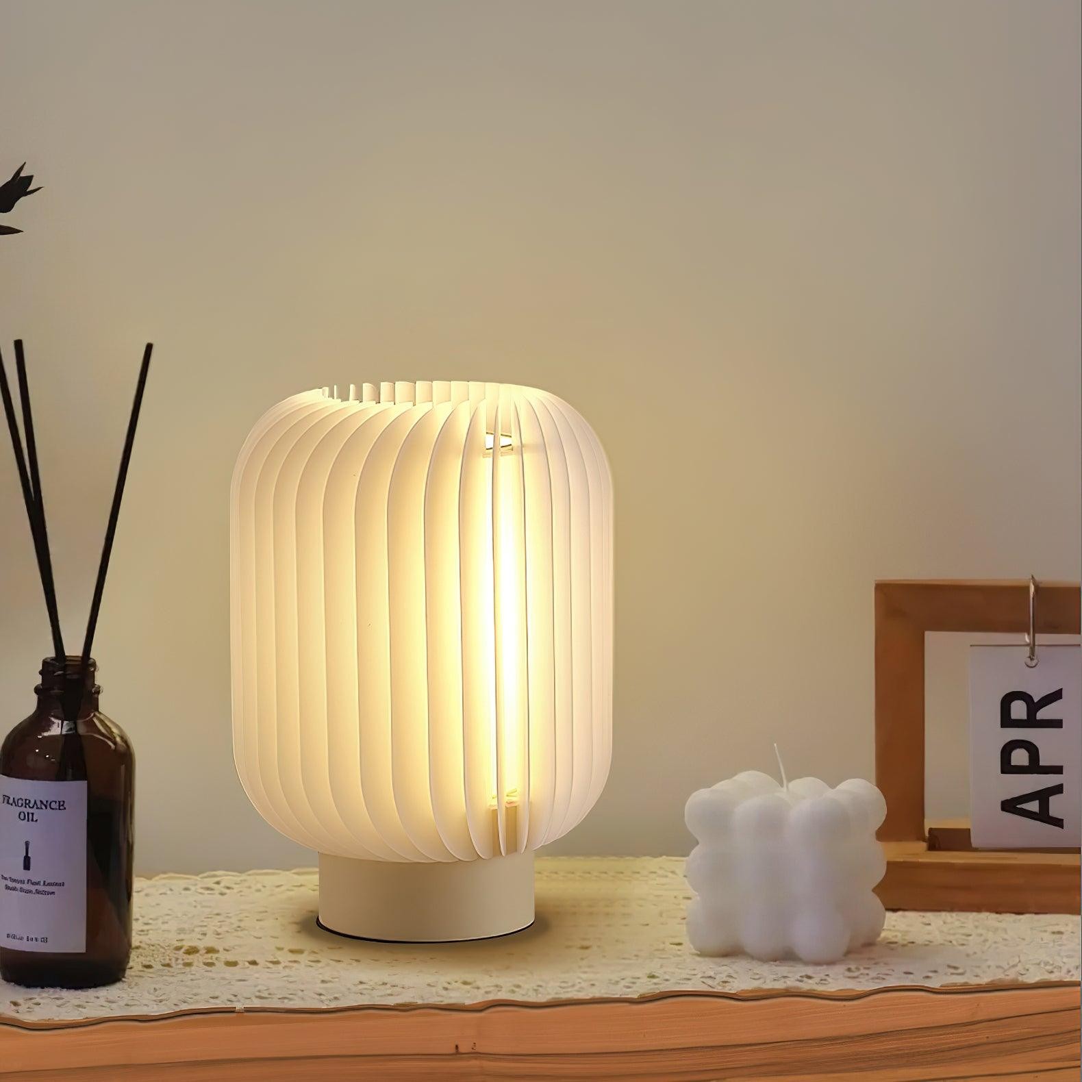 Round Translucent Pleated Table Lamp Suitable For Living Room K600