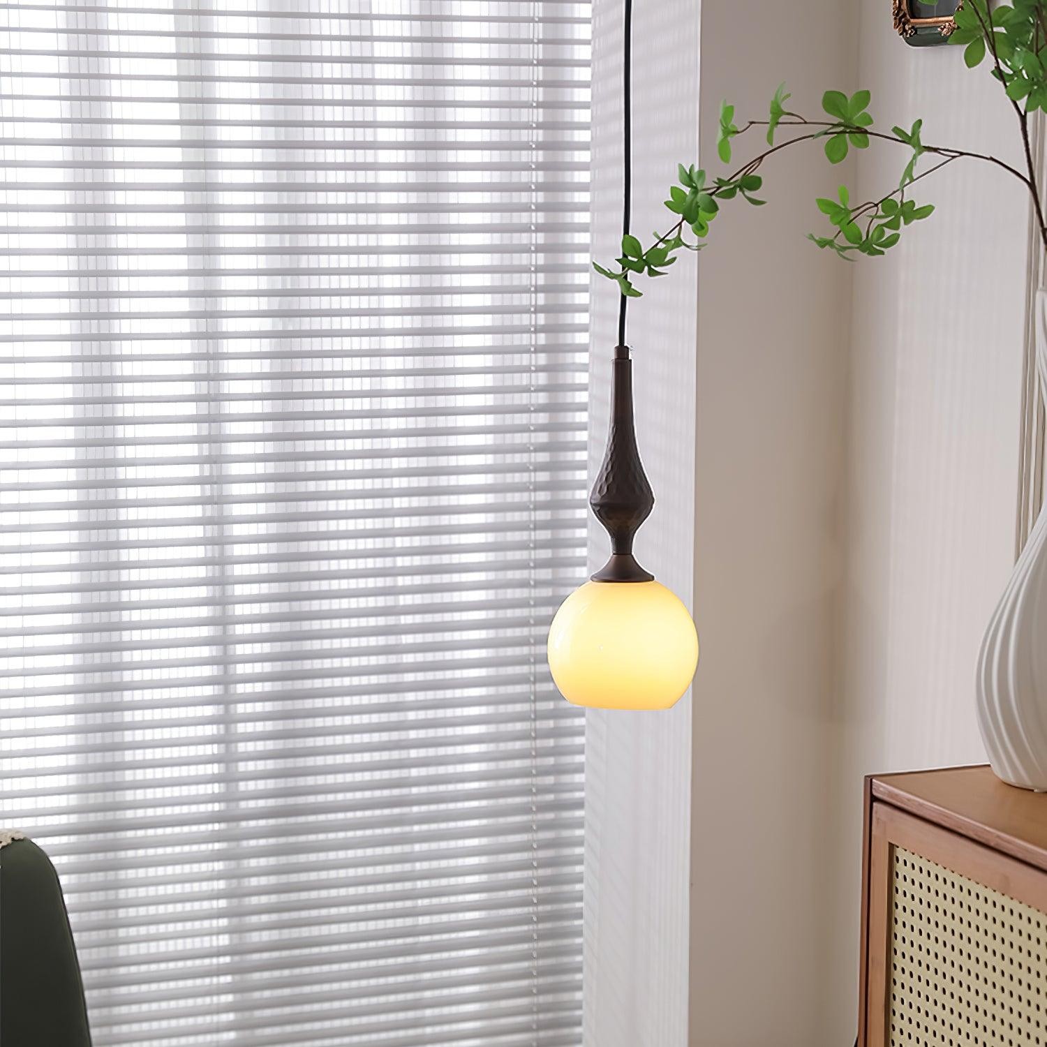 Modern Simple Cream Smooth Small Pendant Lamp K367