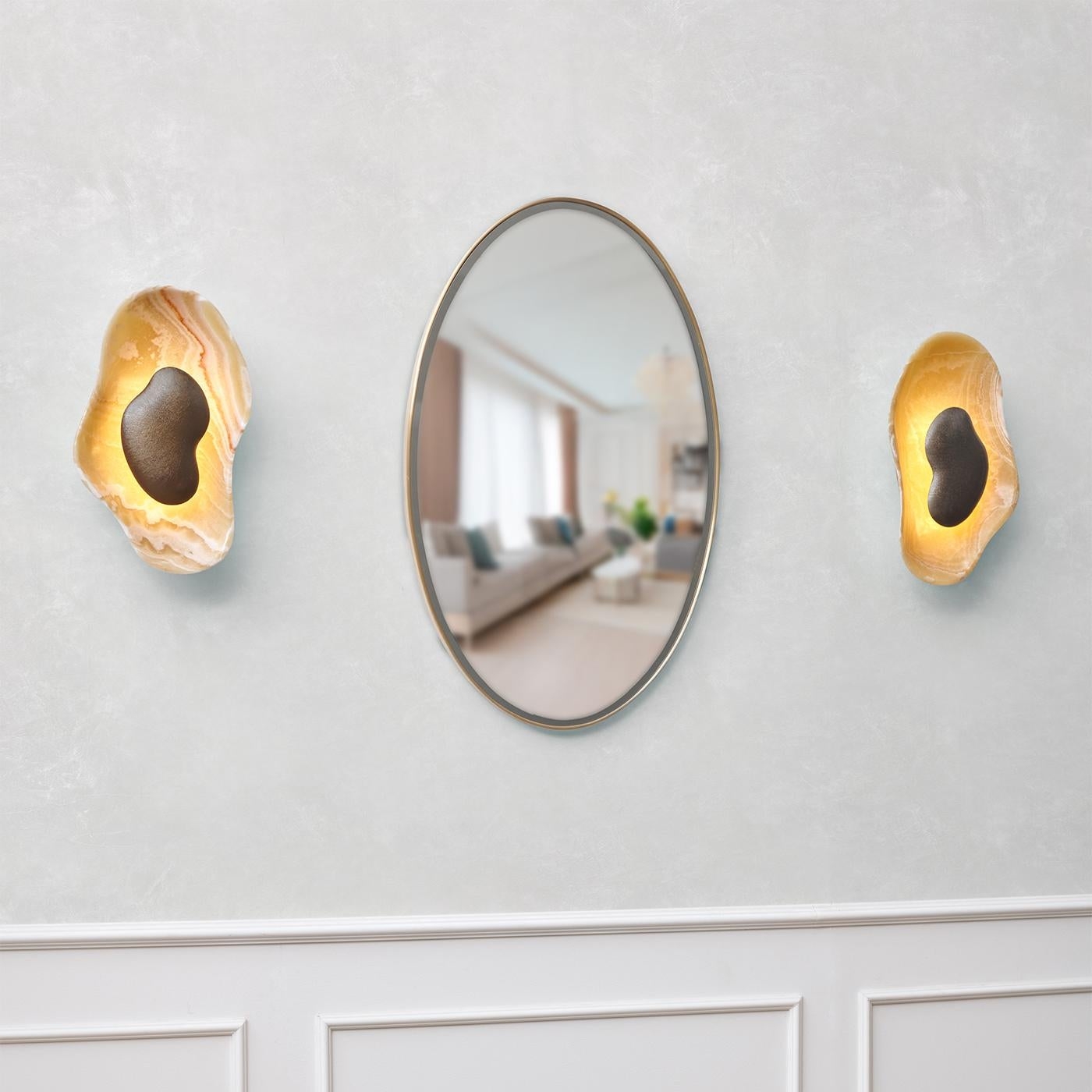 Oyster Hammered Onyx Sconce D725