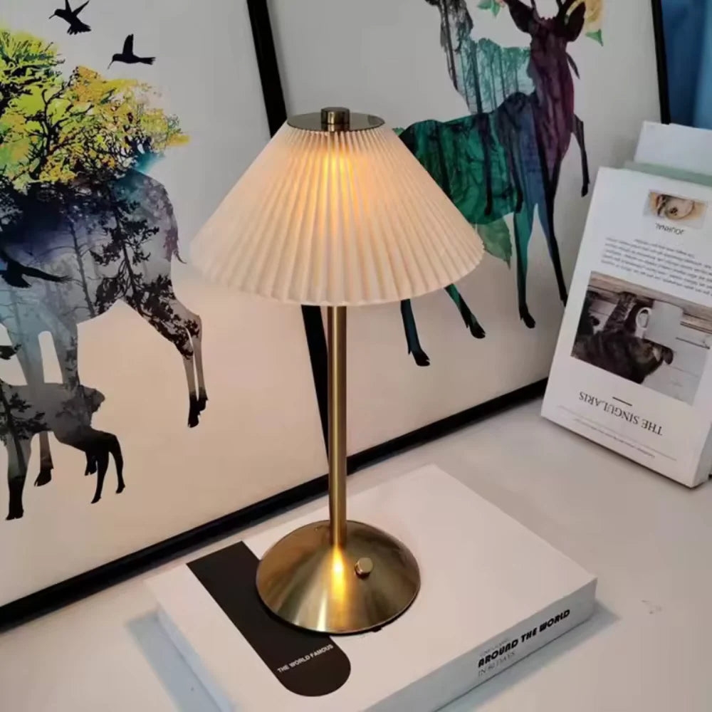 The Freedom Radiance Wireless Table Lamp D845