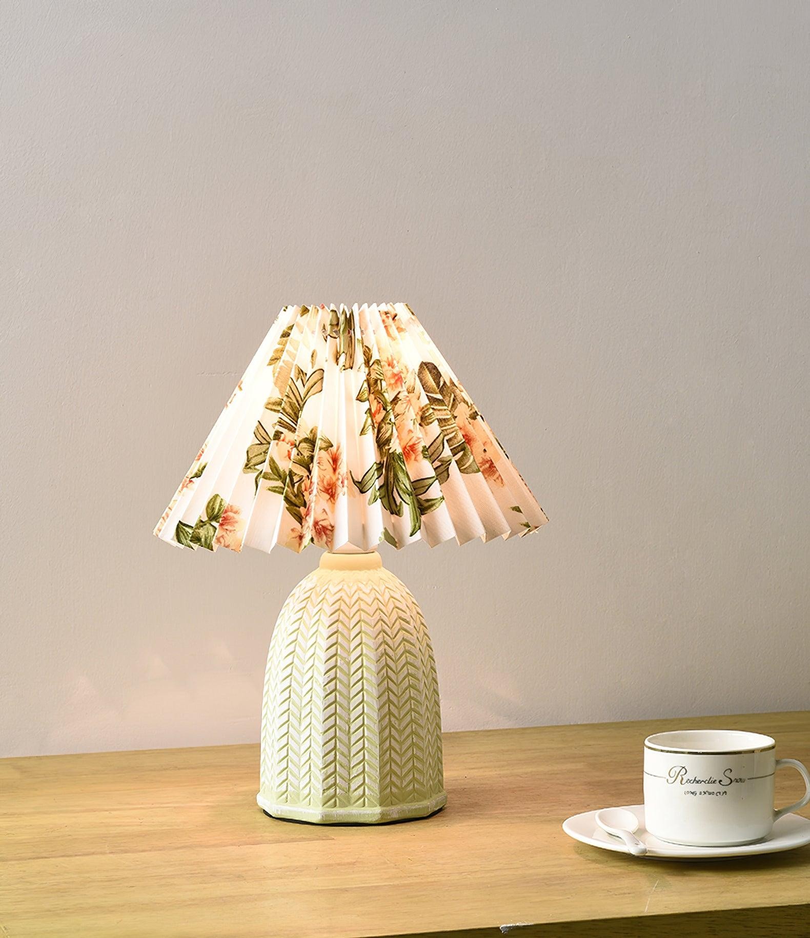Vintage Pleated Table Lamp K756